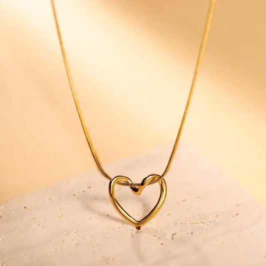 18k Gold Minimalist Simple Elegant Heart Chain Necklace - Yayas Glam & Gift Shop